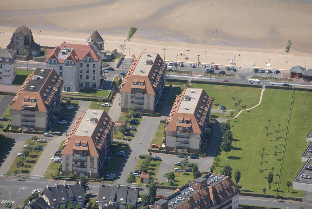 Lagrange Vacances Les Residences Вилле-сюр-Мер Экстерьер фото